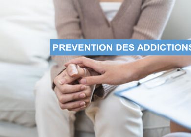 Professionnels de santé et patients dans un centre espagnol d'addictologie, illustrant l'accompagnement des personnes en situation d'addiction au THC.